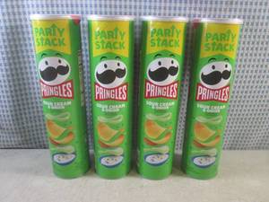 lot 161 image: (B-2) 4 Party Stack Size Pringles S...