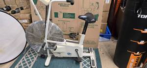 lot 122 image: The Giant Fan Bike (Used)