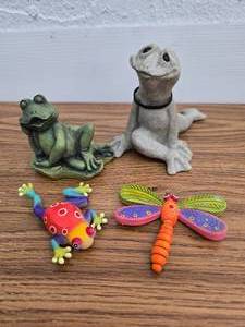 lot 17 image: Frogs Lot of 3 w Dragonfly magnet