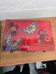 lot 20 image: Custom Box with butterfly