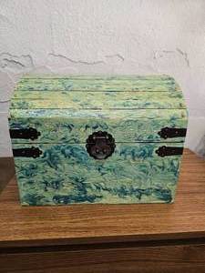 lot 19 image: Handpainted Trunk Box