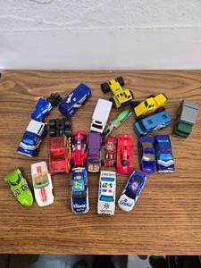 lot 42 image: Kids toy cars