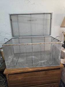 lot 30 image: Metal Crate