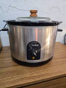 lot 36 image: Crock Pot