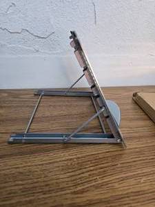 lot 41 image: tablet or book stand