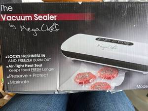 lot 84 image: Vacuum Sealer