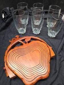 lot 93 image: 6 matching glasses and apple baskettrivet