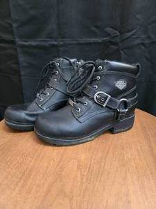 lot 81 image: Women Harley Davidson riding boots size 9
