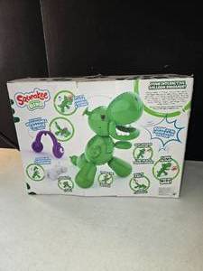 lot 1 image: Dino Ballon Toy