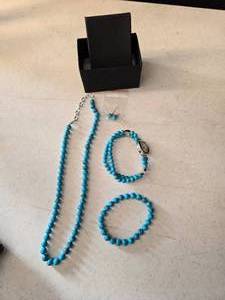 lot 99 image: Jewelry Set- turquoise 4 pieces