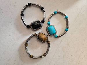lot 96 image: 3 Beautiful bracelets