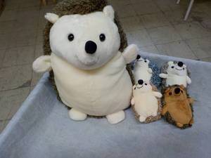 lot 6 image: HiBoom 5 pcs Hedgehog Stuffed Anima...