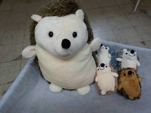 lot 7 image: HiBoom 5 pcs Hedgehog Stuffed Anima...