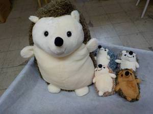 lot 8 image: HiBoom 5 pcs Hedgehog Stuffed Anima...