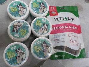 lot 41 image: Vets Best Seasonal Allergy Soft Ch...