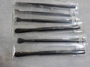 lot 240 image: 6 Make Up Brushes...