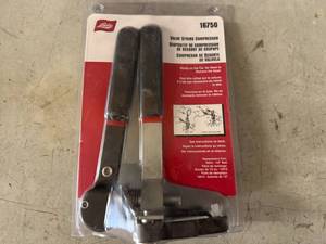 lot 15 image: Lisle Valve Spring Compressor