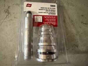 lot 17 image: Lisle Bearing Race And Seal Driver