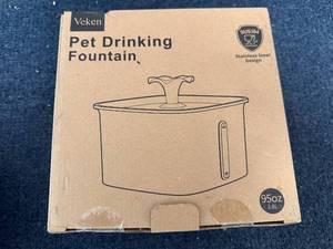 lot 31 image: Veken Pet Drinking Fountain