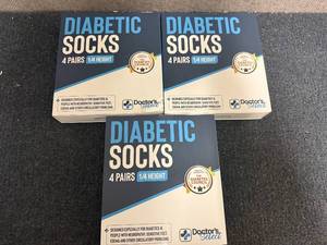 lot 41 image: 3 X 4Ct Pack Of Diabetic Socks