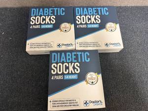 lot 45 image: 3 X 4Ct Pack Of Diabetic Socks