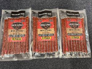 lot 231 image: 3 Packs Of Jack Links Beef Sticks