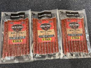 lot 232 image: 3 Packs Of Jack Links Beef Sticks