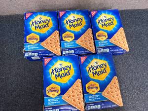 lot 254 image: 5 Boxes Of Honey Maid Graham Crackers