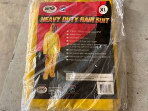 lot 3 image: Sas Xl Heavy Duty Rain Suit