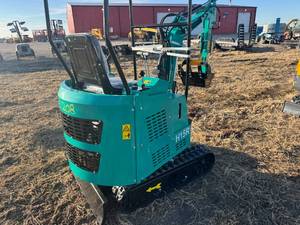 lot 208 image: Mini Excavator H15R 420cc Gas Engine