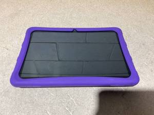 lot 23 image: onn. 10.1 Kids Tablet, 32GB (2022 Model) - Violet