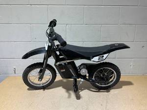 lot 44 image: Razor Dirt Rocket MX125 Electric-Powered Dirt Bike - Black