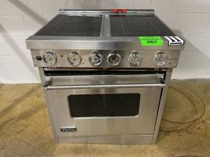 lot 47 image: Viking 30 5 Series Electric Range - VESC530 (USED, Damaged. Missing Parts or Pieces, See Photos)
