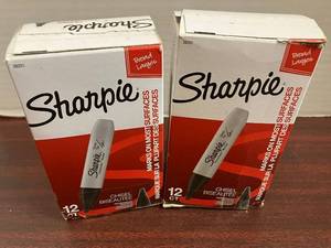 lot 71 image: Sharpie Chisel Tip Markers