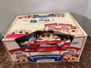 lot 35 image: Knotts Berry Shortbread Cookies