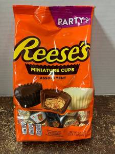 lot 112 image: Reeses Mini Cups Variety Pack