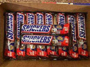 lot 53 image: Snickers Share Size Bars