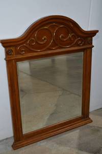lot 21-A image: Large Mirror