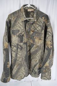 lot 30 image: Woolrich Realtree Camo Shirt 2XL Tall
