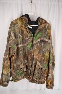 lot 31 image: ScentBlocker Plus Ultralite Camouflage Hunting Jacket XL