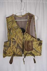lot 32 image: Ducks Unlimited Camo Life Jacket Hunting Vest