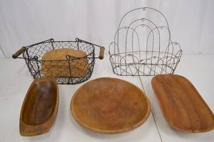 lot 37 image: Mixed Lot Wooden Bowls and Wire Baskets - KitchenHome Decor (5 Pieces)
