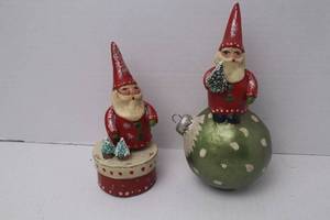 lot 4 image: Penny McAllister Santa Holiday Decor Figurines and Ornament
