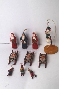 lot 20 image: Hand-Painted Folk Art Christmas Ornaments Lot Signed Tate & RT