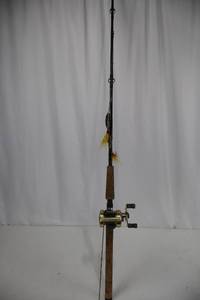 lot 77 image: Thorne Brothers S-Series Rod w Shimano Calcutta 400 Reel