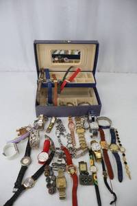 lot 92 image: Watches & Jewelry - Assorted Vintage & Modern Timepieces