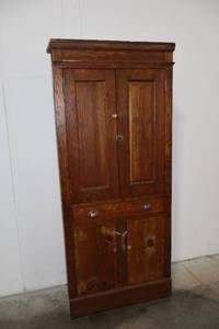 lot 165 image: Antique Cabinet