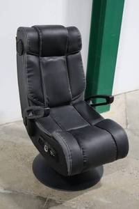 lot 170 image: Gaming Chair With Speaker