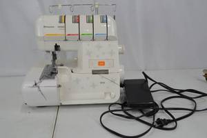 lot 153 image: Sewing Machine - Husqvarna Viking 200S H Class