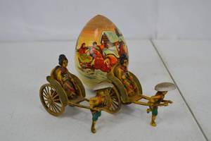 lot 159 image: Egg & Miniature Carriage Figures - KH 1996